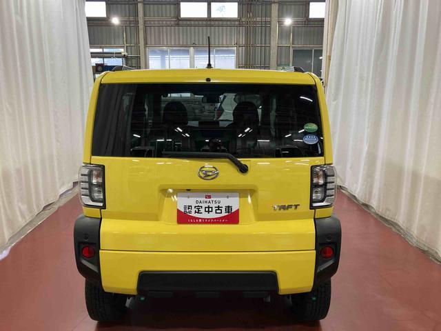 跳ね上げ式バックドアなので、雨天時の荷物の出し入れの際も濡れにくいです