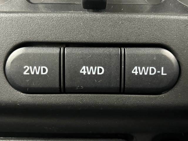 2WD・4WDの切り替えも可能です！！
