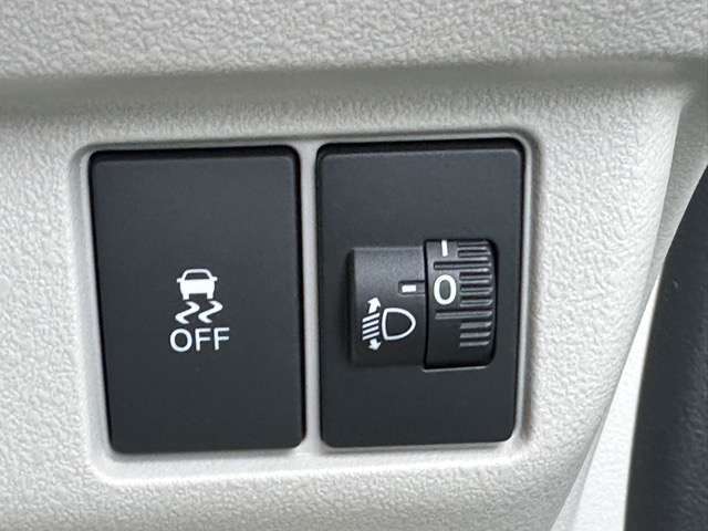 ★カーナビ本体￥49,000円～工賃￥17,000円（取付キット等含む）で取付できます。お客様に必要なカーナビも、当店取り扱いカーナビ10種類の中からご提案いたします！