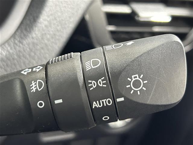 【オートライトシステム】　車外の環境に合わせてライトを点灯します☆トンネル入り口では瞬時に点灯するなど、点灯、消灯を車外の明るさに応じて行います！！！