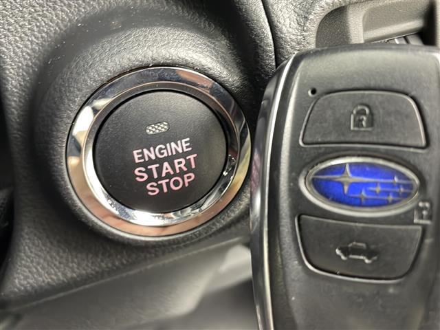 気になる車はすぐにお問い合わせください！画面右側の0066から始まる無料ダイヤルからお問い合わせ下さい！専門スタッフがお車のご質問にお答えいたします！