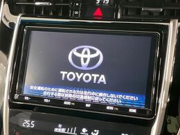 【純正ナビ】人気の純正ナビを装備。オーディオ機能も充実しており、Bluetooth接続すればお持ちのスマホやMP3プレイヤーの音楽を再生可能！毎日の運転がさらに楽しくなります！！