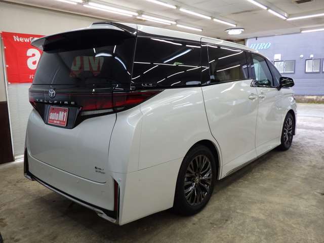 車内もキレイで嫌なニオイもありません。