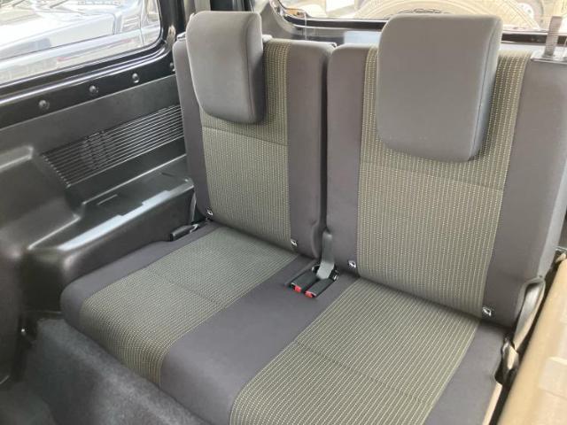 WECARSでは各商談席に大型モニターをご用意しております！見やすい大画面でゆったりと全国の在庫をご覧いただけます！是非ご来店お待ちしております！