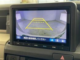 【バックモニター】後ろのカメラの映像をモニターに映し出すことができます！後方の見えない死角や、障害物との距離感をしっかり確認することができます！駐車が苦手な方におすすめです。