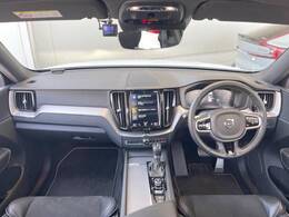 XC60【D4　AWD　Rデザイン】入庫しました！最終のディーゼルエンジンモデルです！車内の快適装備に加え、運転支援機能が多数搭載♪全輪駆動なので、冬タイヤを装着すれば雪道も安心です☆