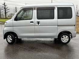 店頭にて展示中ですので、是非、ご来店・お問い合わせ下さい。スタッフ一同お待ちしております。