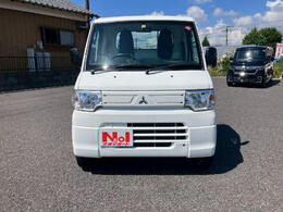 【当店のこだわり】入庫後のお車は選任スタッフによる細部清掃を実施しております。足回り、エンジンルーム、室内、室外を隅々まで綺麗にしております。展示車はピカピカです。全国配送も可能ですのでご相談下さい！