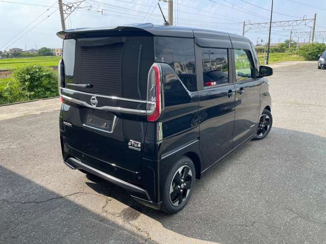 展示車はルームクリーニング済みの状態です。お客様のご来店をスタッフ一同心よりお待ちしております。
