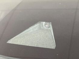 【トヨタセーフティセンス】走行中に前方の車両等を認識し、衝突しそうな時は警報とブレーキで衝突回避と被害軽減をアシスト。より安全にドライブをお楽しみいただけます。