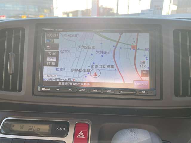 ★社外メモリーナビゲーション＆1セグTV付きでCD＆Bluetooth再生機能も付いてますので長距離のドライブも快適です♪詳細などお問い合わせは通話無料　0078-6002-854810　まで★