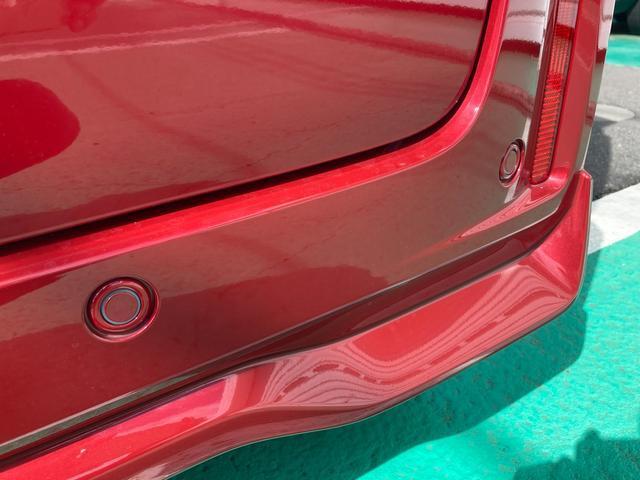 【後退時ブレーキサポート】リヤバンパーに内蔵した4つの超音波センサーで後方の障害物との距離を測りブザー音で障害物との接近をお知せ！さらに障害物と衝突の可能性が高まると衝突被害軽減ブレーキが作動！