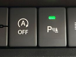 【コーナーセンサー】バンパーに付いたセンサーが障害物を検知！一定の距離に近づくとアラートで教えてくれます♪狭い駐車スペースや車庫入れ時も安心ですね☆