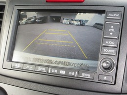 バックをするとき自動でリアの様子が映る『リアカメラ』付き！ナビ画面で確認しながらバックができますから安心ですね。でも、目視も大切ですよ！安全第一でお願いします！