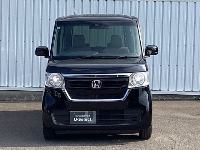 ボディーカラーはクリスタルブラック・パールです。