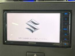 【純正ナビ】人気の純正ナビを装備しております。ナビの使いやすさはもちろん、オーディオ機能も充実！キャンプや旅行はもちろん、通勤や買い物など普段のドライブも楽しくなるはず♪