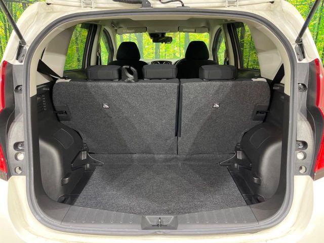 普段のお買い物や通勤、送迎等に十分な荷室スペースを確保しております。セカンドシートを倒すと、大きな荷物の積載も可能です♪