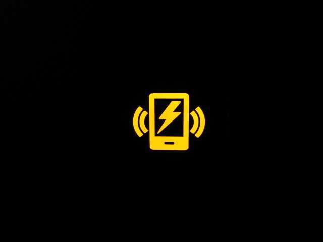 ワイヤレス（置くだけ）充電も完備しております♪