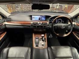 大阪府枚方市にセダン・SUVを中心に『お値打ち価格』で展示している良質中古車専門店です。事故歴修復歴なしの車両限定で取り扱い！。関西地域で最もお得な価格かつ最良質車をご提供できるよう努めております。