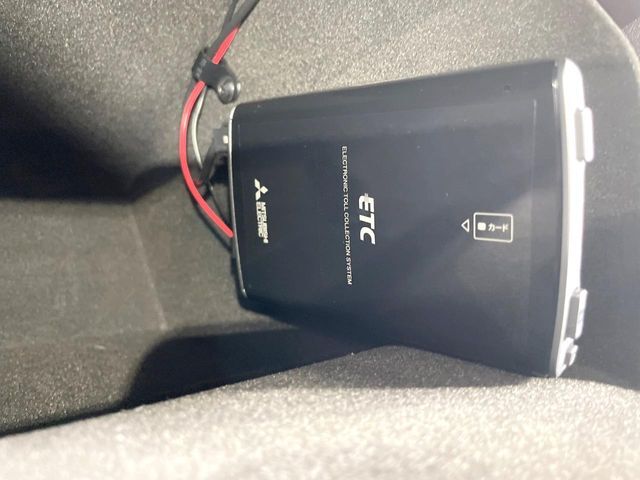 【ETC】高速道路の料金所をストレスなく通過！話題のスポットやサービスエリアに多い「スマートIC」利用時は必須のアイテムです。当店でセットアップを実施、ご納車当日からすぐにご利用いただけます！