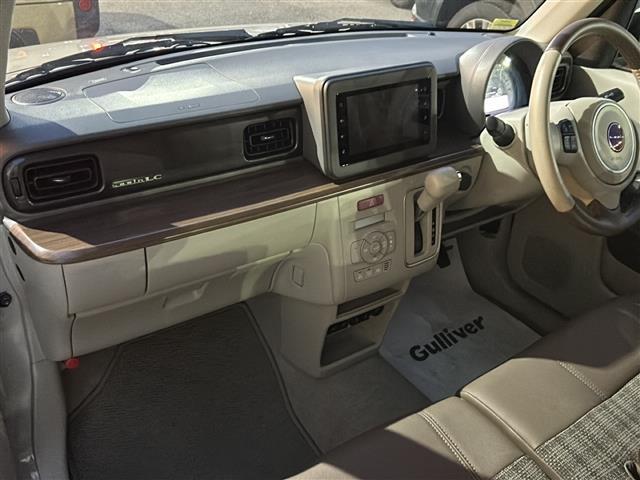 【内装の除菌消臭】車内の細菌やカビを除去しニオイの元となる菌の抑制をします。様々な物質に直接反応して酸化、分解します。人気オプションの一つです。