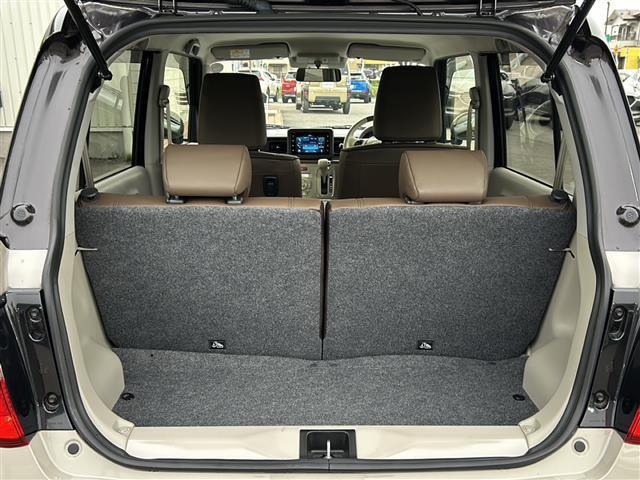 【トランク】フル人数乗車してもしっかり載せられる荷室スペースです。