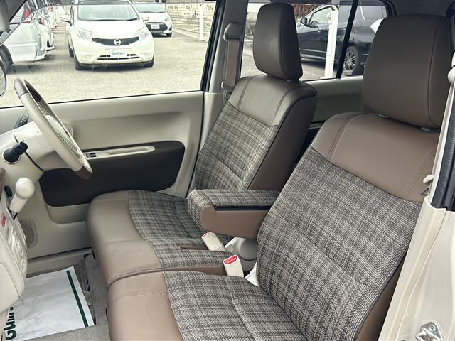 【内装の除菌消臭】車内の細菌やカビを除去しニオイの元となる菌の抑制をします。様々な物質に直接反応して酸化、分解します。人気オプションの一つです。