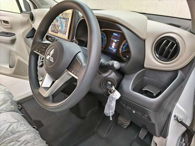 弊社は車両販売だけではなく、指定整備工場完備で車検・点検・修理・保険・レッカー等のさまざまなサービスをご提供★お客様との繋がりを大切に考えます☆