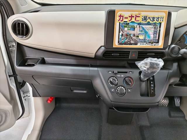 大展示場完備で元気に営業中★定休日は毎週木曜日となりますのでお間違いのないようご来店下さい！車両のお問い合わせにつきましてはお電話でも承れますので、お気軽にスタッフまで★