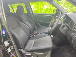 「この車の写真をもっと見たい」「状態が気になる」「この装備はついている？」どんな小さな疑問でもお気軽にお問い合わせください！