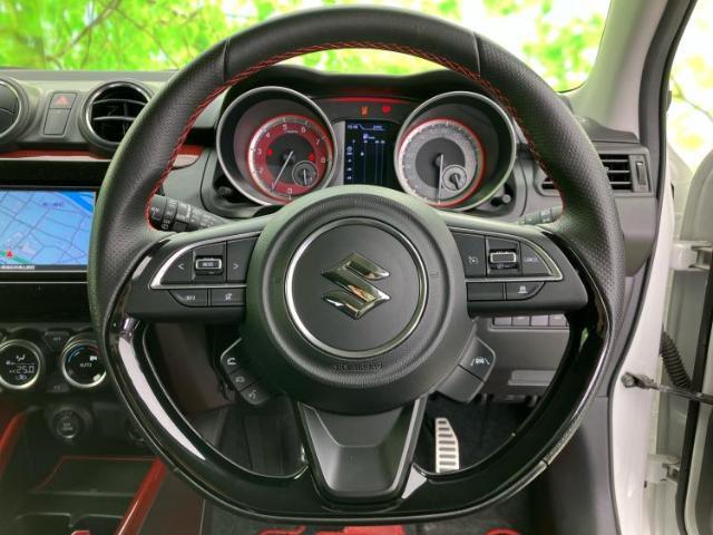 WECARSの展示場では実際に見て、触ってお車をお選びいただけます！知識の豊富な営業スタッフが様々なカーライフをご提案いたします！