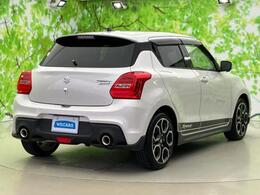 全国に店舗を展開しているのでどこでもお取り寄せが可能です！この車が気になるけど遠方だから・・・と諦める必要はありません！※別途陸送費が必要です。