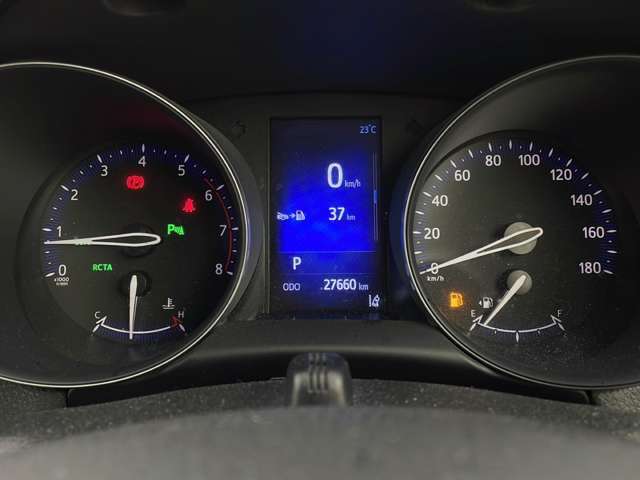 【スピードメーター】メーターがシンプルで見やすく運転しやすいですね！