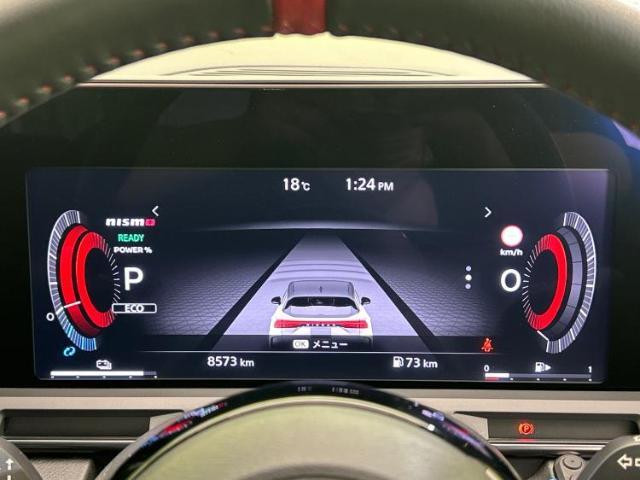 WECARSの展示場では実際に見て、触ってお車をお選びいただけます！知識の豊富な営業スタッフが様々なカーライフをご提案いたします！