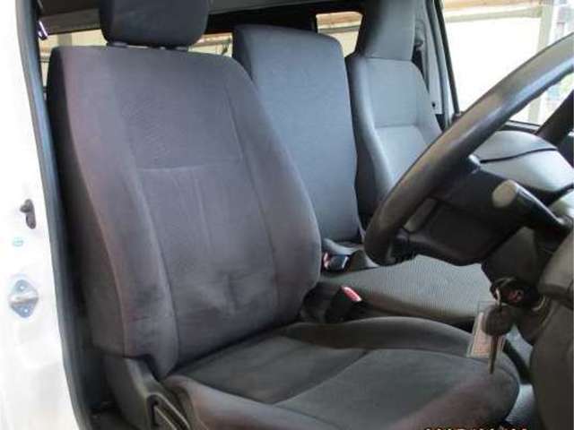乗り心地の良いスーパーGLの運転席シート