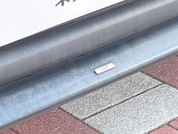 【STIスタイルパッケージ】フロント・サイド・リアをSTIのエアロで統一。外観のスポーティーさを際立たせてくれるだけでなく、高速走行時の空力バランスを最適化してくれます。