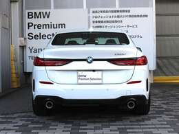 ヤナセステッカー付きのお車をBPS世田谷よりご案内いたします。