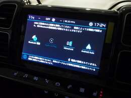 8インチタッチスクリーン（FM・AMラジオ/USB/Bluetooth/Apple CarPlay/Android Auto）