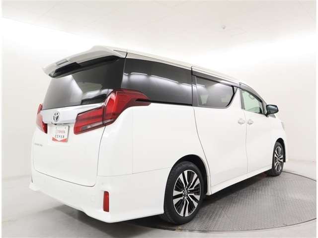 お問い合わせは、トヨタモビリティ新大阪（株）　U-Car高槻店　072-671-2176　までお気軽にどうぞ♪