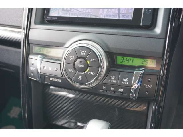 ★フルオートエアコンで常に快適な車内温度に保ってくれます♪