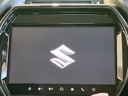 【メーカー純正9型ナビ】インテリアに溶け込むスタイリッシュな「専用設計」メーカーナビを装備♪視認性や操作性など基本性能にも優れ、より上質なカーライフをお楽しみいただけます。