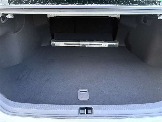 主な装備は、トヨタセーフティセンス、カーナビ、バックモニター、エンジンスターター、ETC、寒冷地仕様となっております。