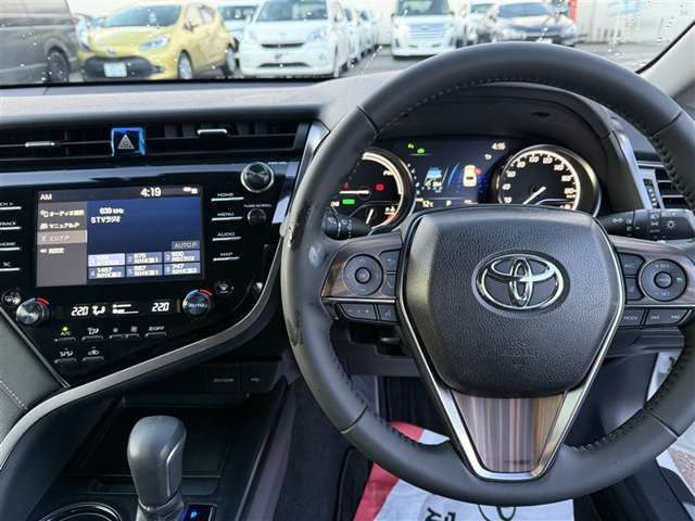 主な装備は、トヨタセーフティセンス、カーナビ、バックモニター、エンジンスターター、ETC、寒冷地仕様となっております。