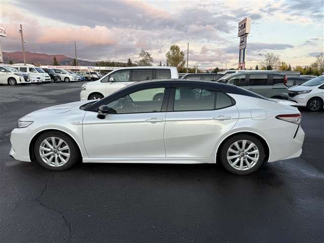 主な装備は、トヨタセーフティセンス、カーナビ、バックモニター、エンジンスターター、ETC、寒冷地仕様となっております。