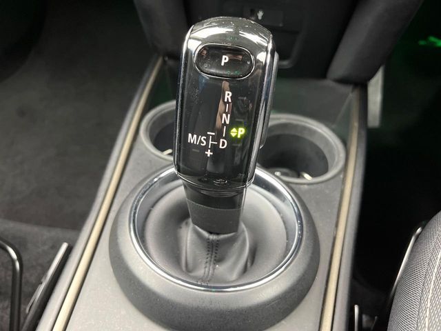 ●シフトノブの使用感も少なく、良好な状態です。