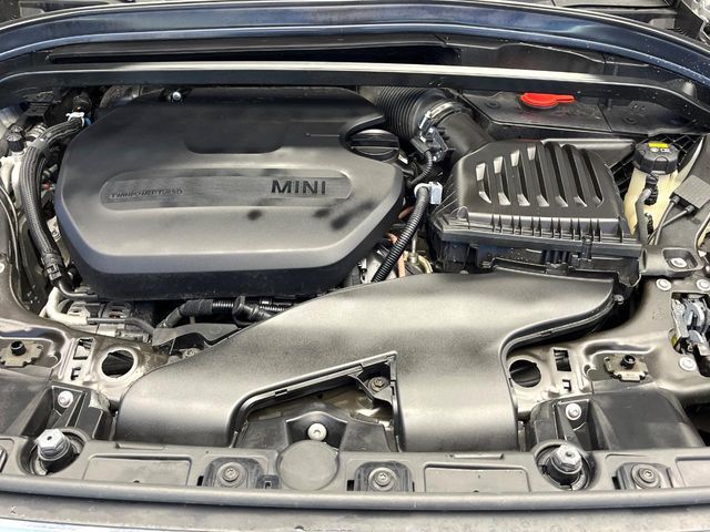 ●当店では、各メーカーの専用診断テスターを導入。国家資格を持つテクニカルスタッフも常駐しておりますので、万が一の際にも安心してご利用いただけます。