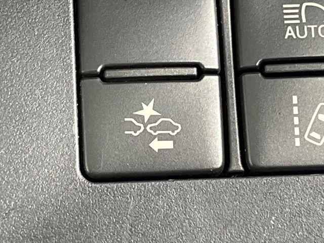 【トヨタセーフティセンス】走行中に前方の車両等を認識し、衝突しそうな時は警報とブレーキで衝突回避と被害軽減をアシスト。より安全にドライブをお楽しみいただけます。