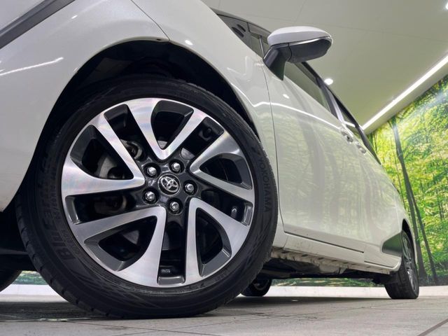 【純正15インチアルミホイール】外観にマッチした純正アルミホイールを装着しております。各種社外アルミホイールや、スタッドレスタイヤも取扱いしております。是非ご相談ください♪