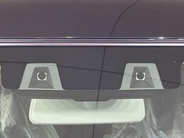 【スズキ　セーフティサポート】走行中に前方の車両等を認識し、衝突しそうな時は警報とブレーキで衝突回避と被害軽減をアシスト。より安全にドライブをお楽しみいただけます。