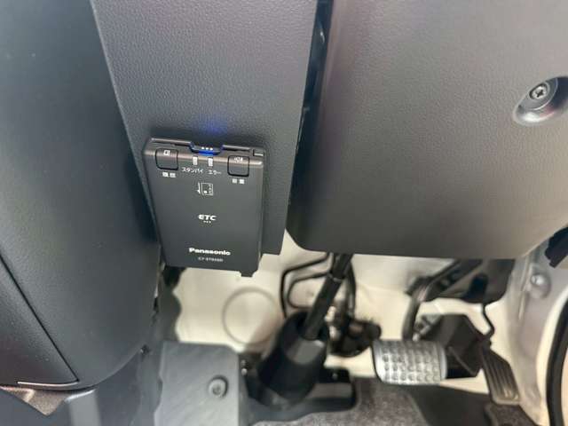 メモリーナビ　バックカメラ　ETC  デジタルインナーミラー　LEDヘッドライト　キーレス　ツインサブ　400Wインバーター　衝突軽減ブレーキ　ソーラーパネル　メインサブ切替スイッチ　ベバストFFヒーター